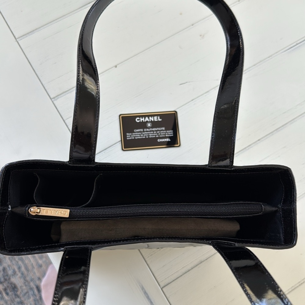 CHANEL tote bag - Picture 8 of 10